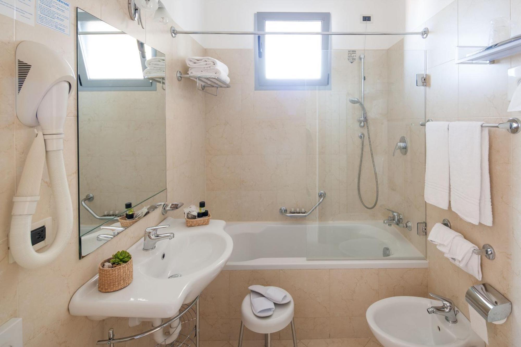 Superior Double or Twin Room Sea View