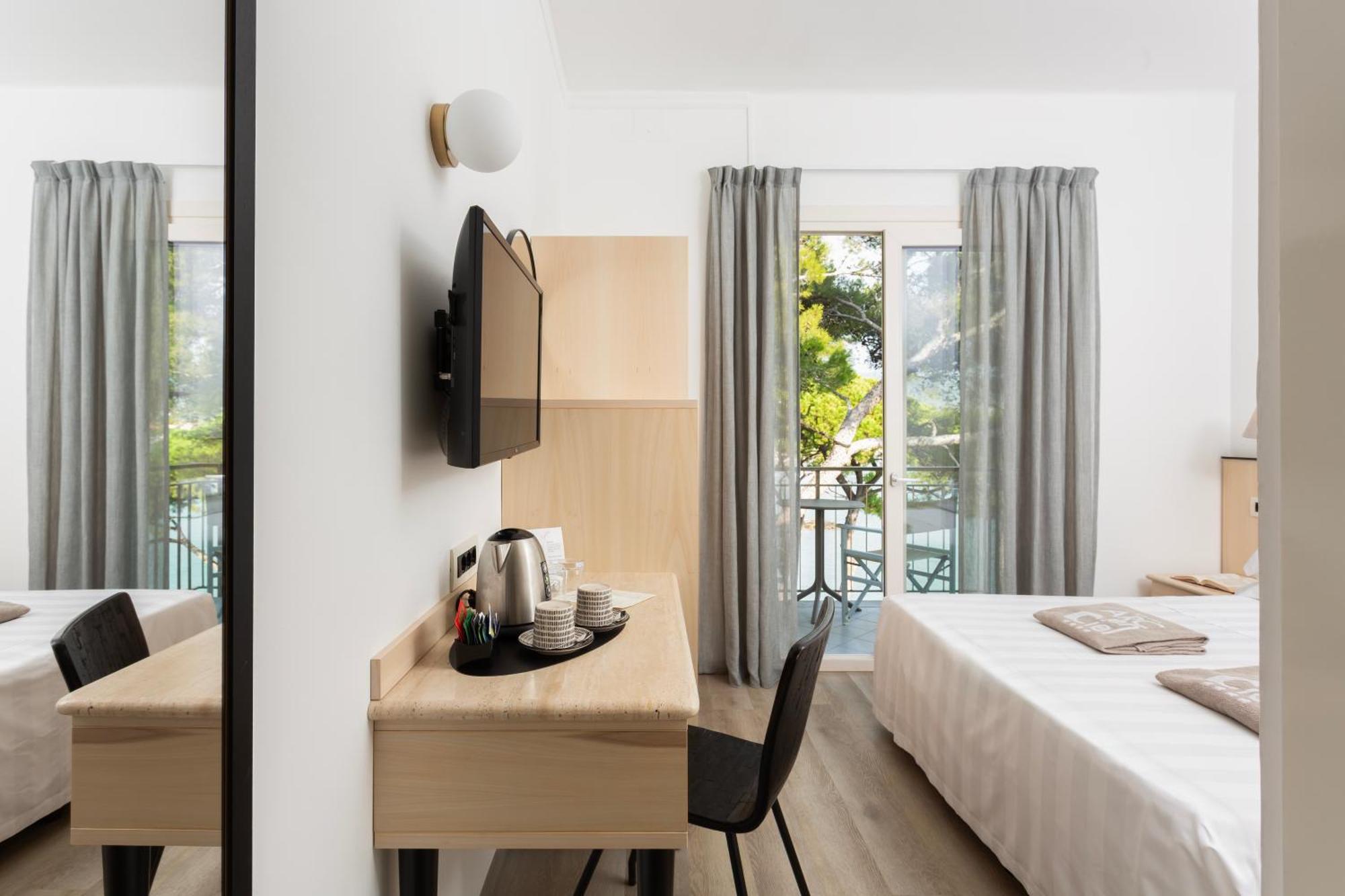 Double Room Lateral Sea View