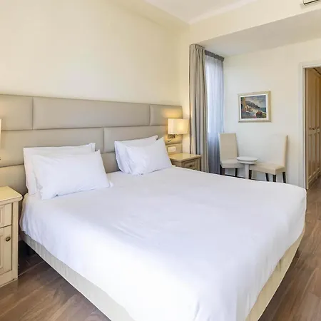 B&B Hotel Diano Marina Palace-3